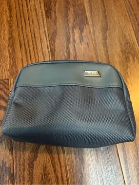 TUMI for Delta Airlines travel toiletry pouch Travel Dopp Kit grey